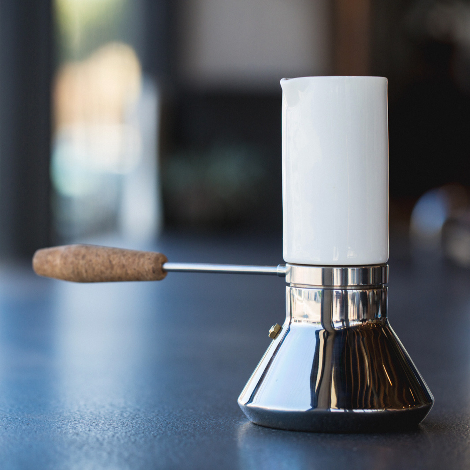 Joey Roth and Blue Bottle Collaborate to create the mokapot